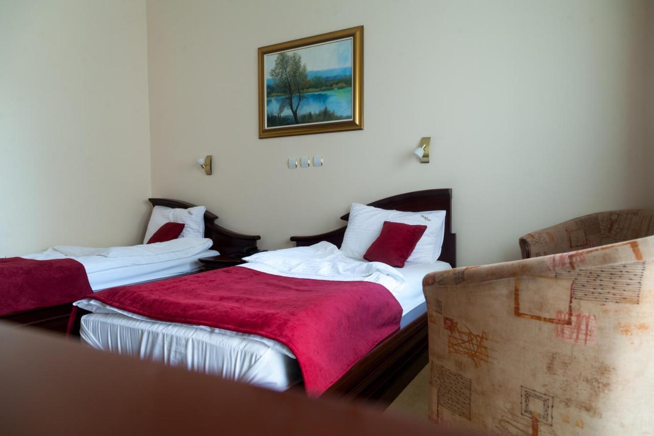 Hotel Villa Majur Суботица Экстерьер фото