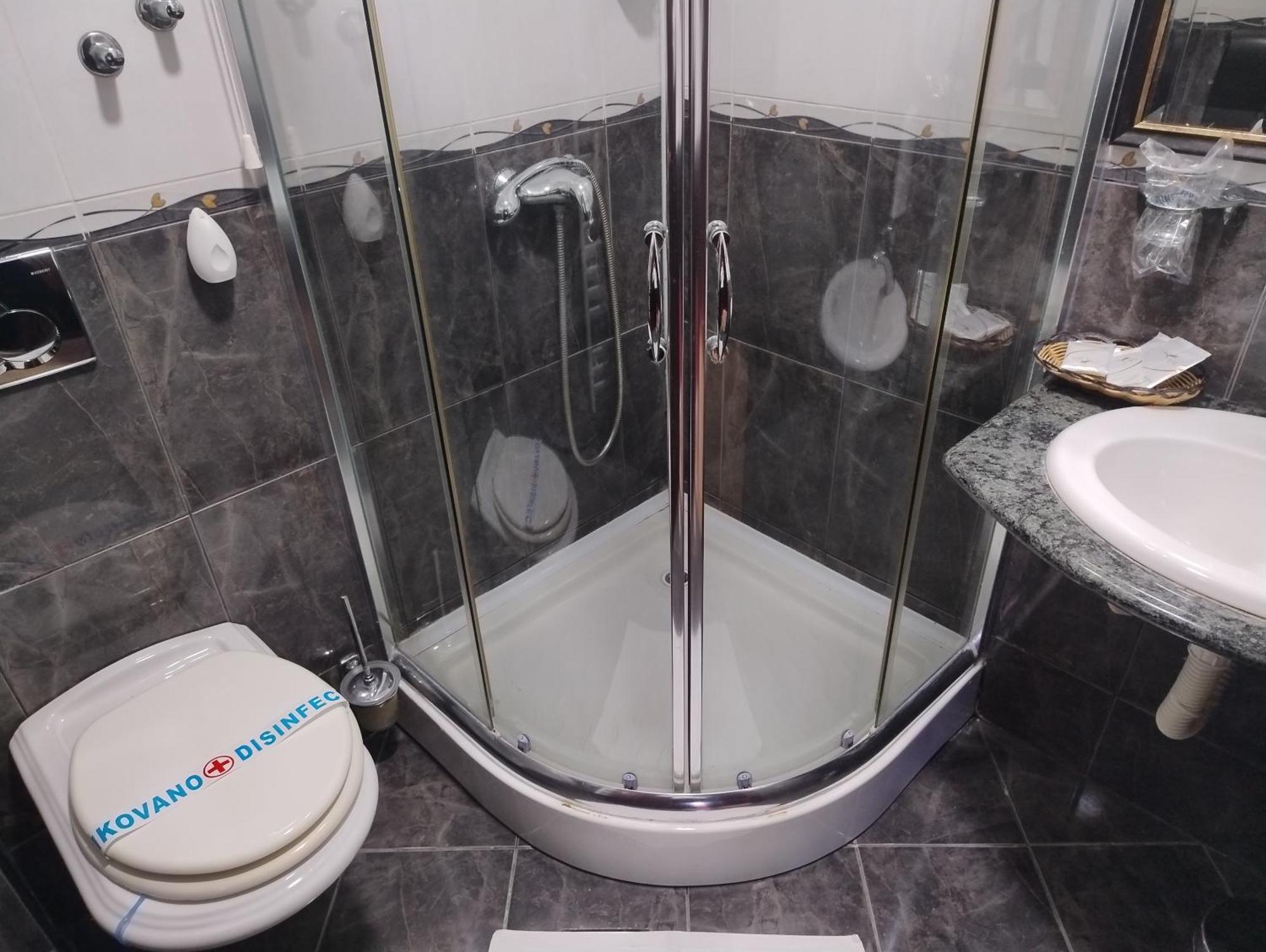 Hotel Villa Majur Суботица Экстерьер фото