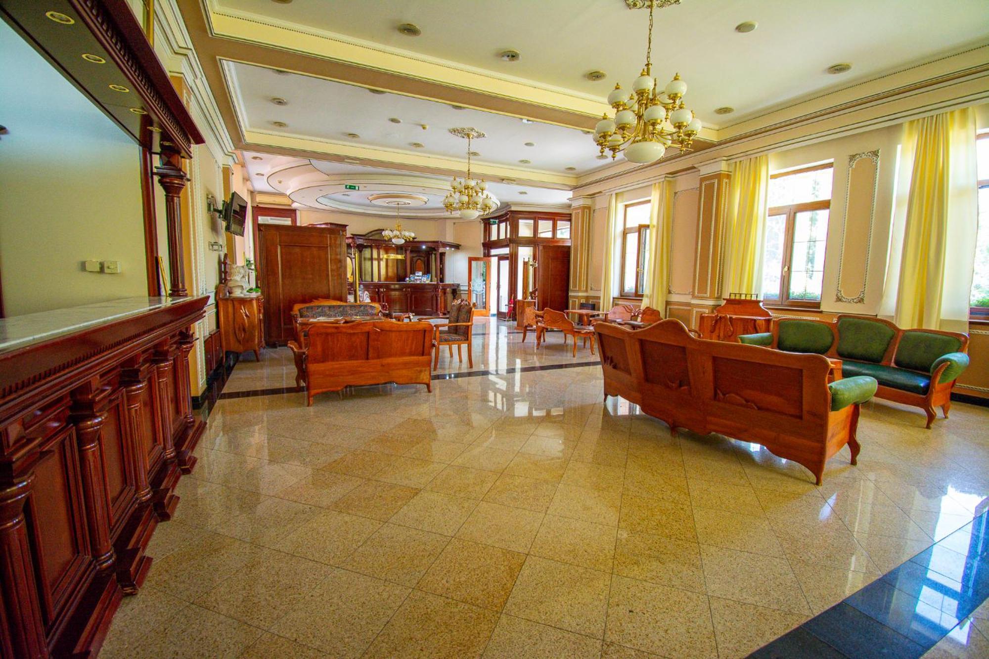 Hotel Villa Majur Суботица Экстерьер фото