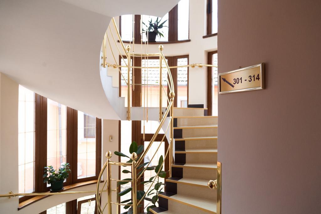 Hotel Villa Majur Суботица Экстерьер фото